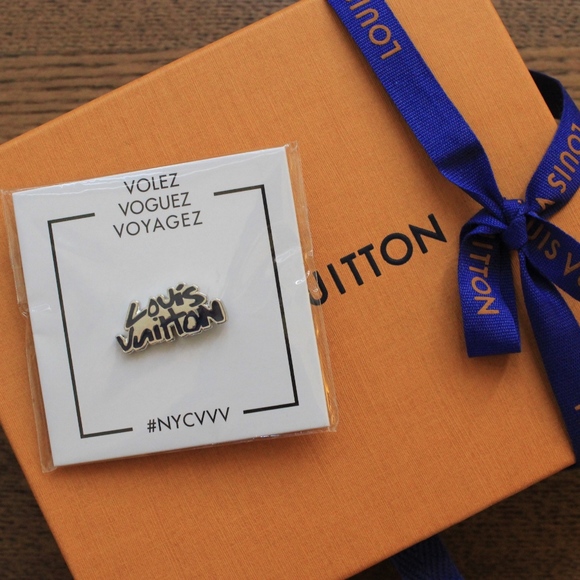 Louis Vuitton Pin - Picture 1 of 4